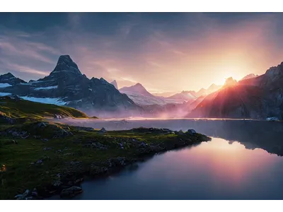 Wandbild und Fototapete mit einem Landschaftsmotiv mit dem Titel Bergsee bei Sonnenaufgang in der Max Steinwald Art Galerie