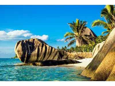Wandbild und Fototapete mit einem Landschaftsmotiv mit dem Titel Felsen am Traumstrand Anse Source d'Argent - La Digue - Seychellen in der Max Steinwald Art Galerie